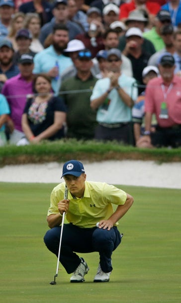Spieth charges, Kisner holds on to win Colonial by stroke